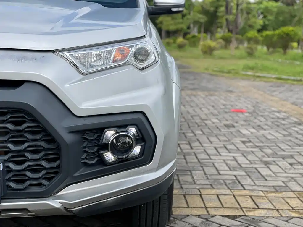 Yuhu 7 2020 2.0T diesel automatic two-wheel drive comfort edition long axis Country VI JX4D20A6L