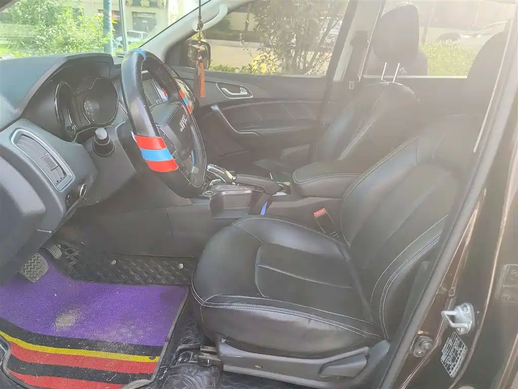 Yuhu 7 2020 2.0T diesel automatic four-wheel drive comfort edition short-axis country VI JX4D20A6L