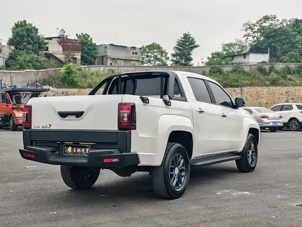 Yuhu 7 2023 2.0T automatic diesel four-wheel drive comfortable standard shaft