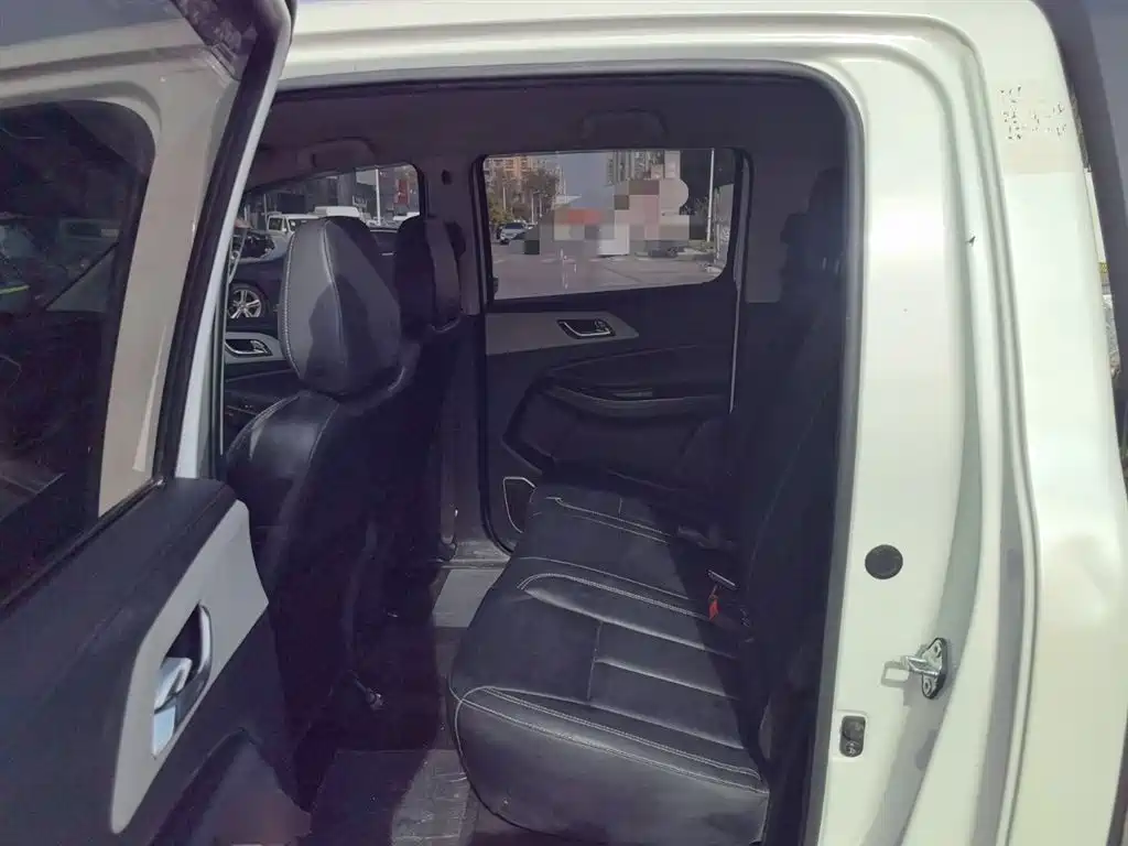 Yuhu 7 2022 2.0T automatic diesel four-wheel drive comfortable standard shaft