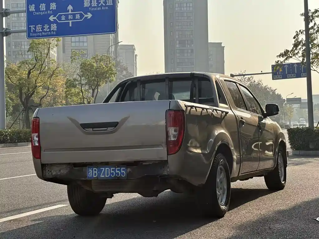 Yuhu 5 2019 2.0T diesel manual two-wheel drive classic Country VI long axis