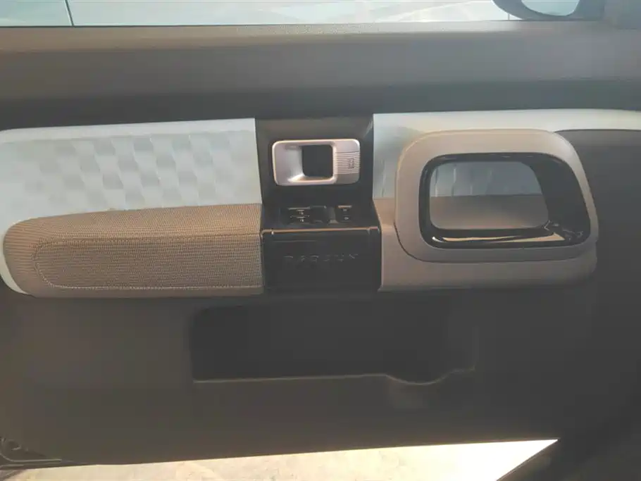 Baojun E300 2020 Plus Interstellar Smart Travel Edition