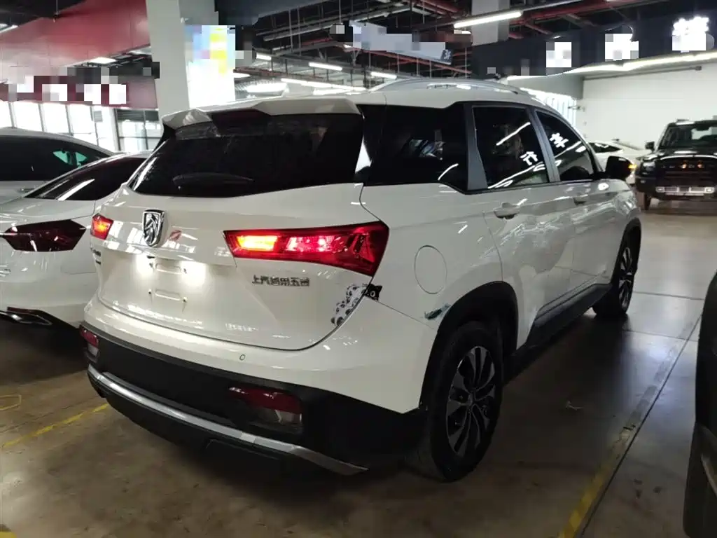 Baojun 530 2020 1.5T CVT Premium connected 6-seater