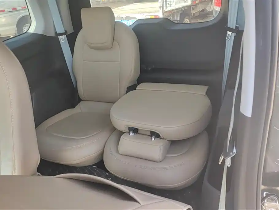 Baojun E300 2020 Plus Interstellar Smart Fun Edition