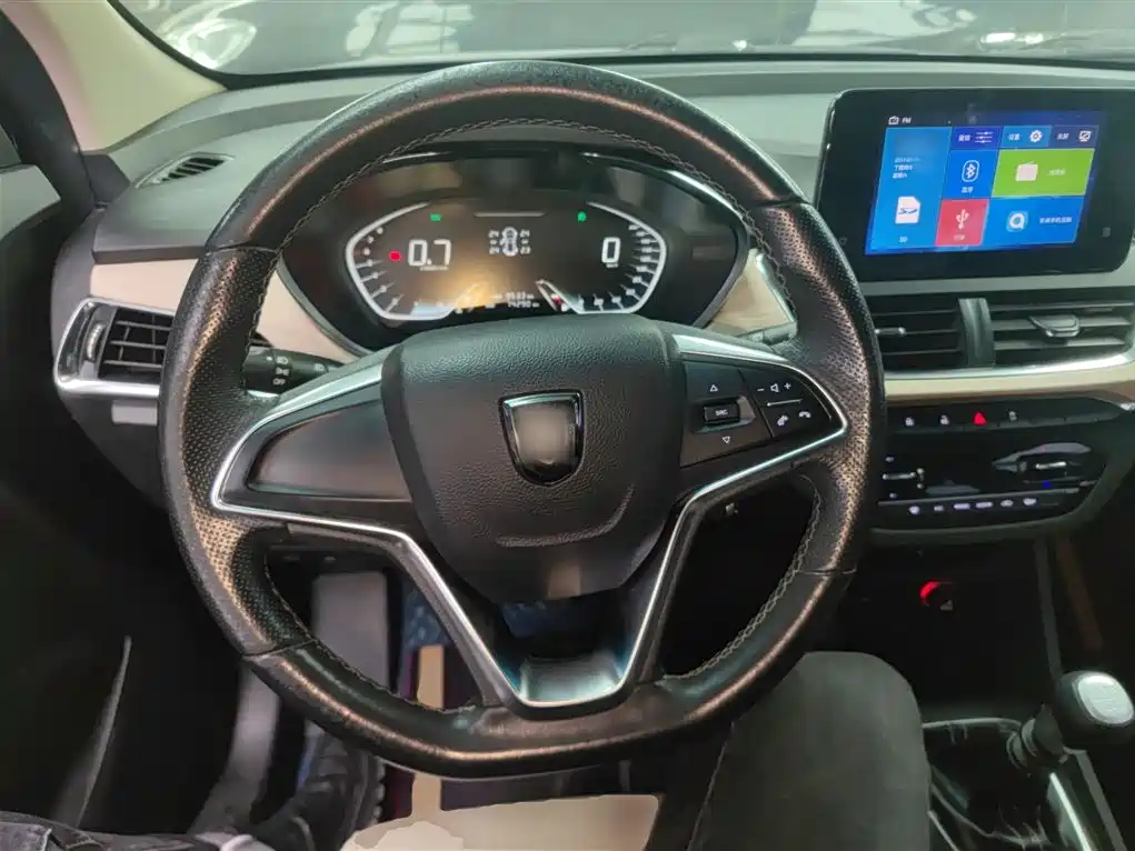 Baojun 360 2019 1.5L manual luxury Country VI