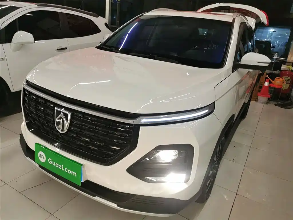 Baojun 530 2020 1.5T CVT Premium connected 6-seater