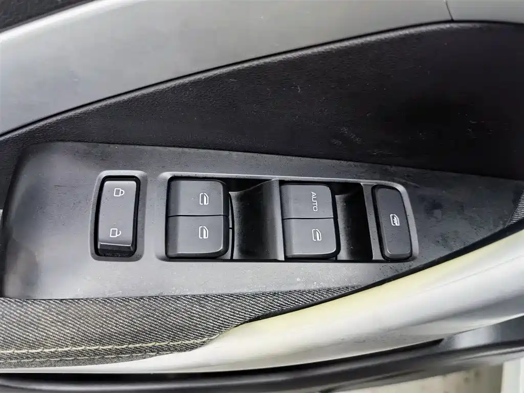 Baojun 530 2020 1.5T manual comfort type 5 seats