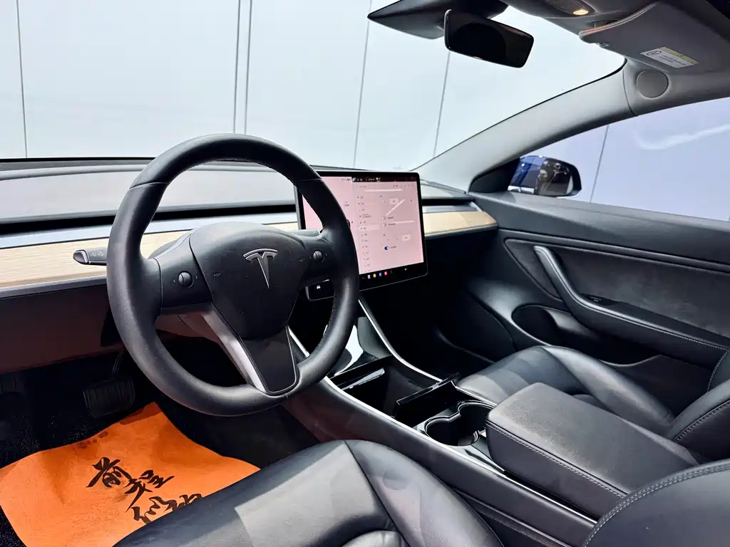 Model 3 imported 2019 standard battery life rear drive upgraded version