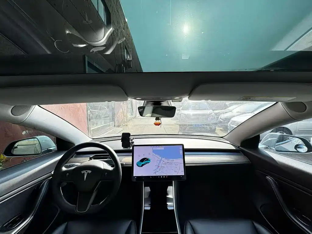 Model 3 (imported) 2019 long battery life rear drive version