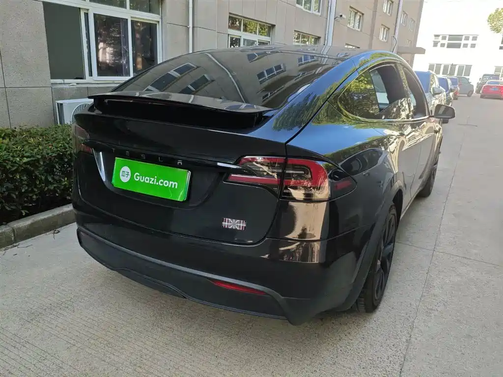 Model X 2023 three-motor all-wheel drive Plaid version
