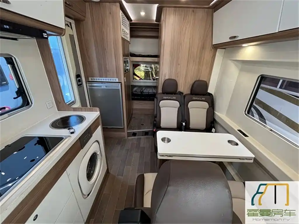 SAIC Maxus V90 rv 2021 2.0T Lifestyle V90 self-propelled C-type rv luxury version with large forehead horizontal bed