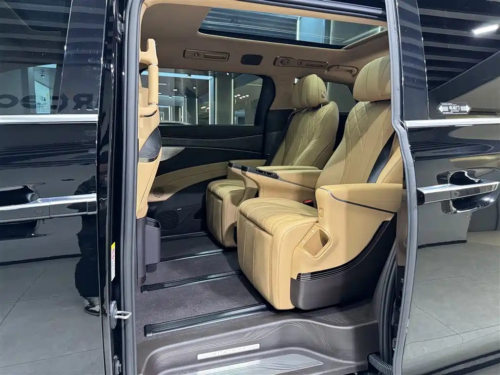 Denza D9 2025 DM-i Smart driving Version 1020 four-wheel drive premium type