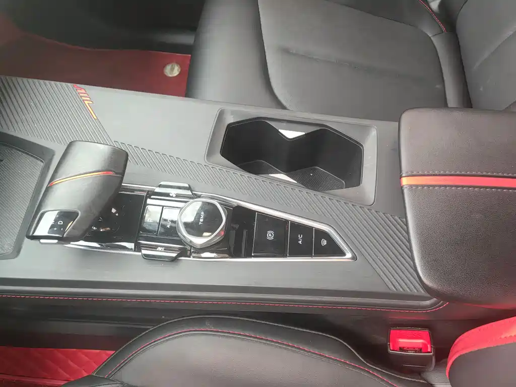 Changan Auchan Z6 2023 Blue Whale 1.5T DCT Smart Enjoyment Type