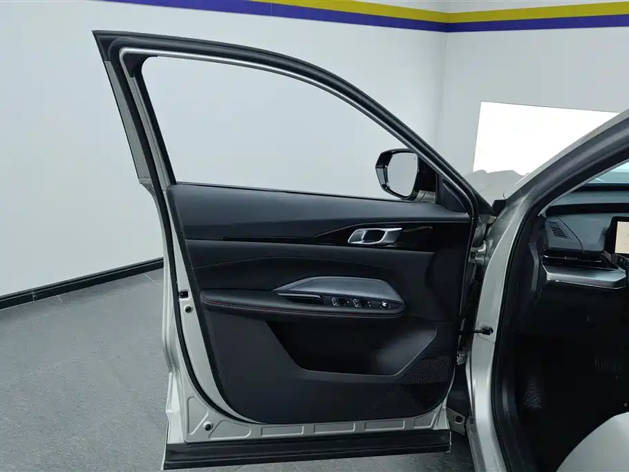 Changan Auchan Z6 2022 Blue Whale 1.5T DCT Smart Collar City Edition