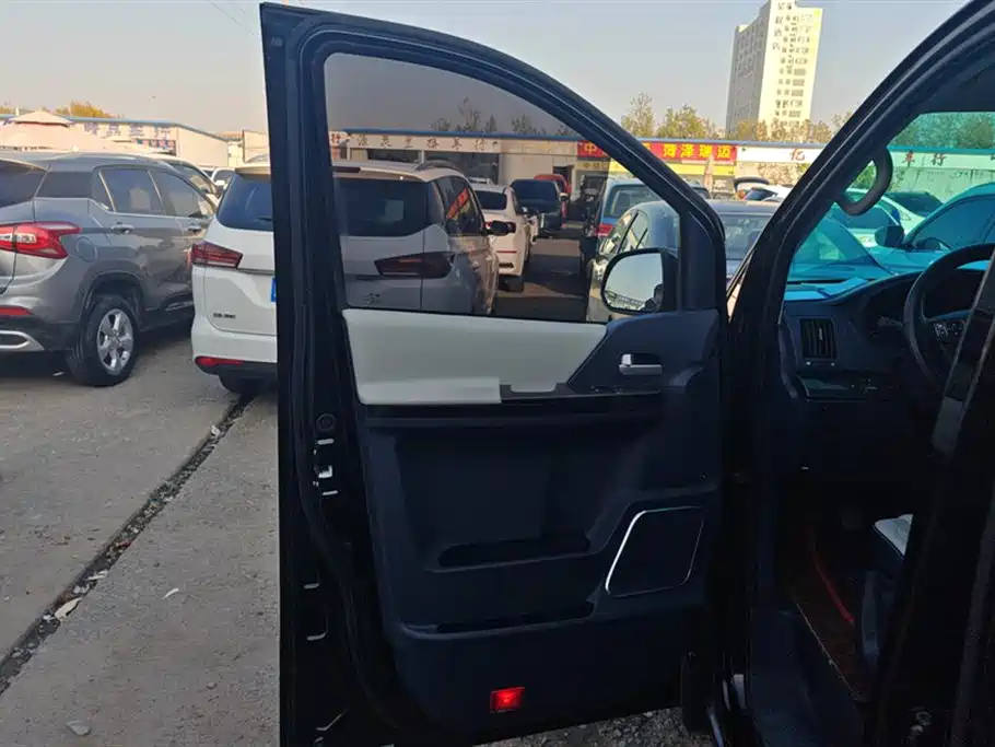 Lingzhi PLUS 2024 1.5T manual Operation Version 7 seats