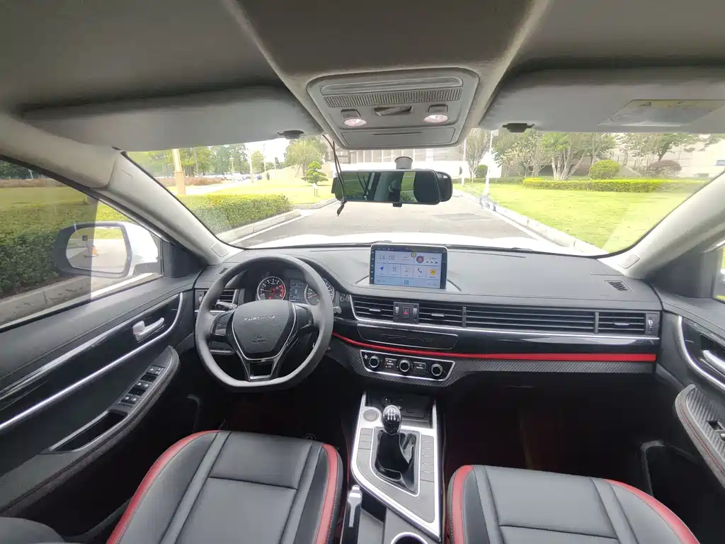 Popular T5 2022 prosperous style 1.6L manual dream-building version five-seater