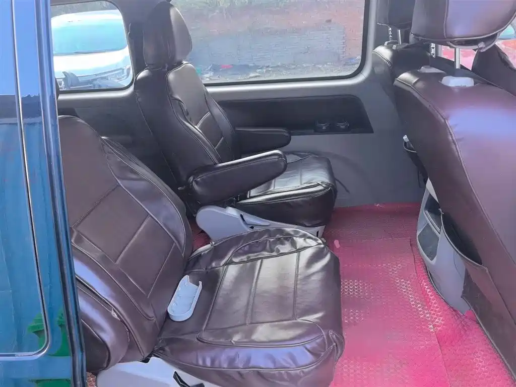 Lingzhi 2020 M5L 1.6 L luxury 7-seater