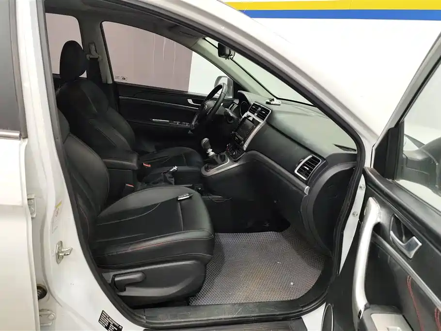 Haval M6 2019 1.5T manual two-wheel drive elite Country V