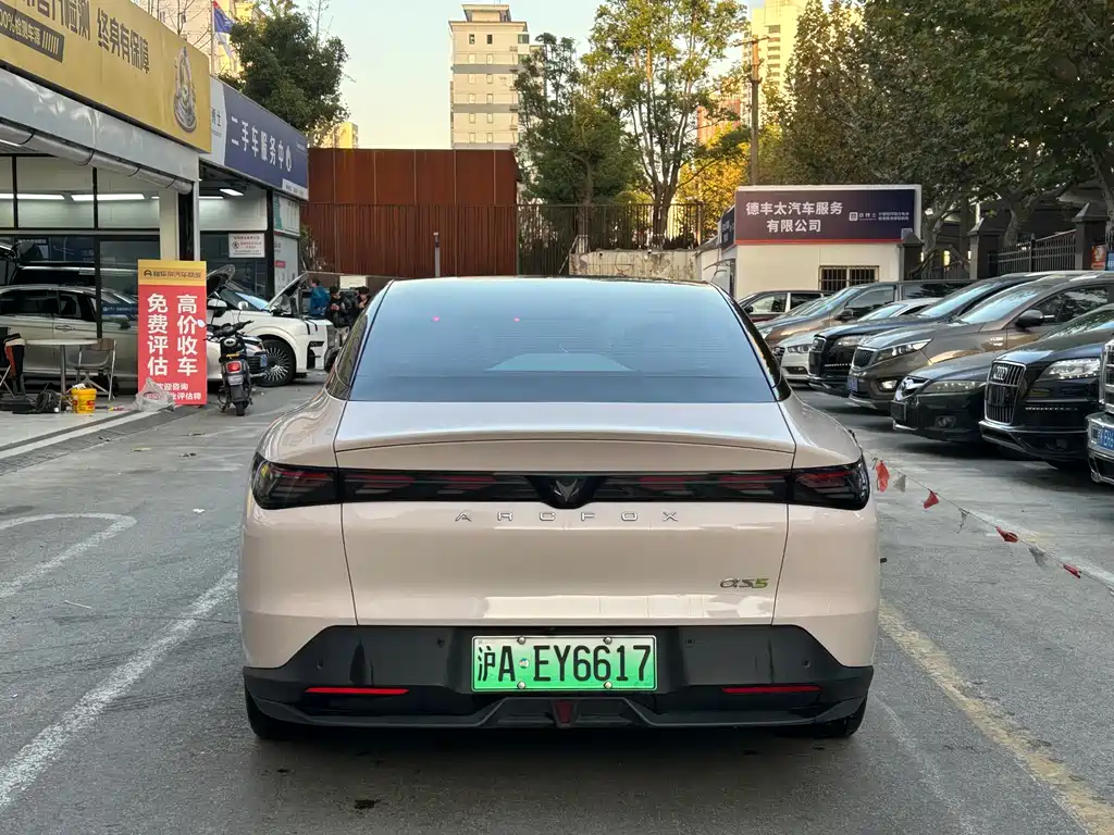 Polar Fox Alpha S5 2024 model 650ULTRA 390kW