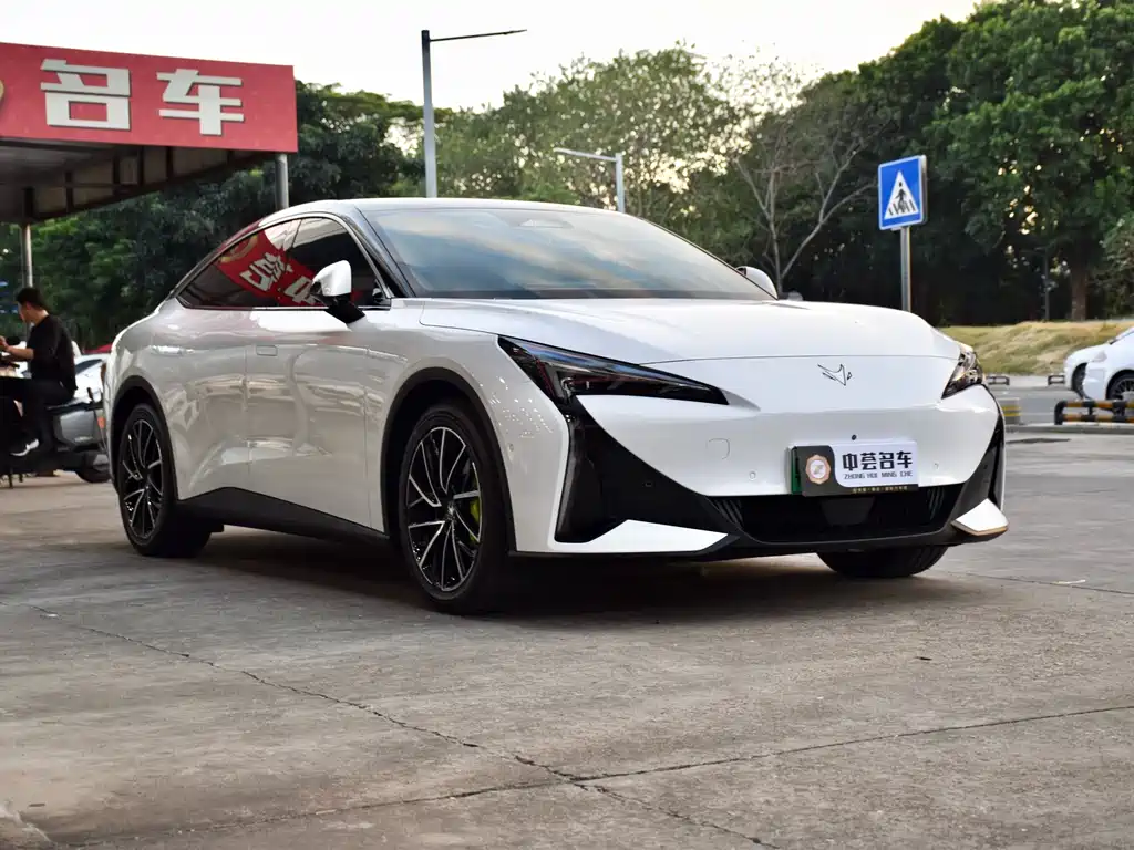 Polar Fox Alpha S5 2024 model 560MAX 185kW