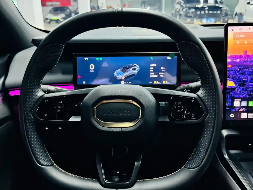 Lynk & Co. 07 EM-P 2024 EM-P 126 long battery Life Halo