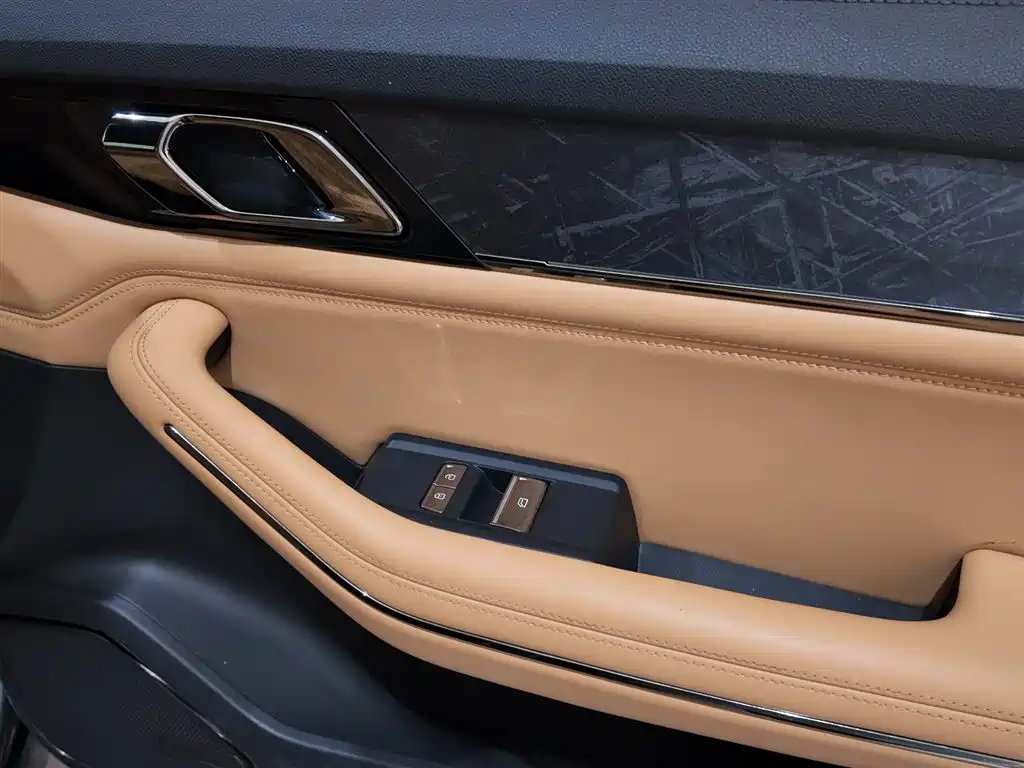 Lynk & Co. 09 2021 2.0T Halo Six-seater