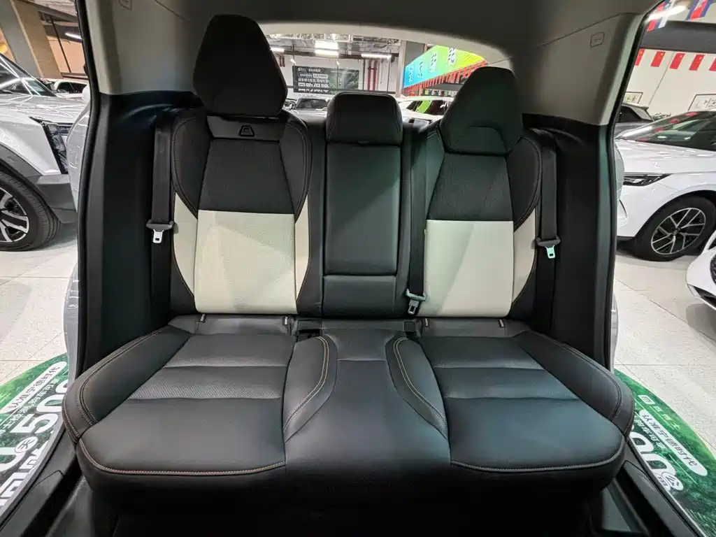 Фото машины 33