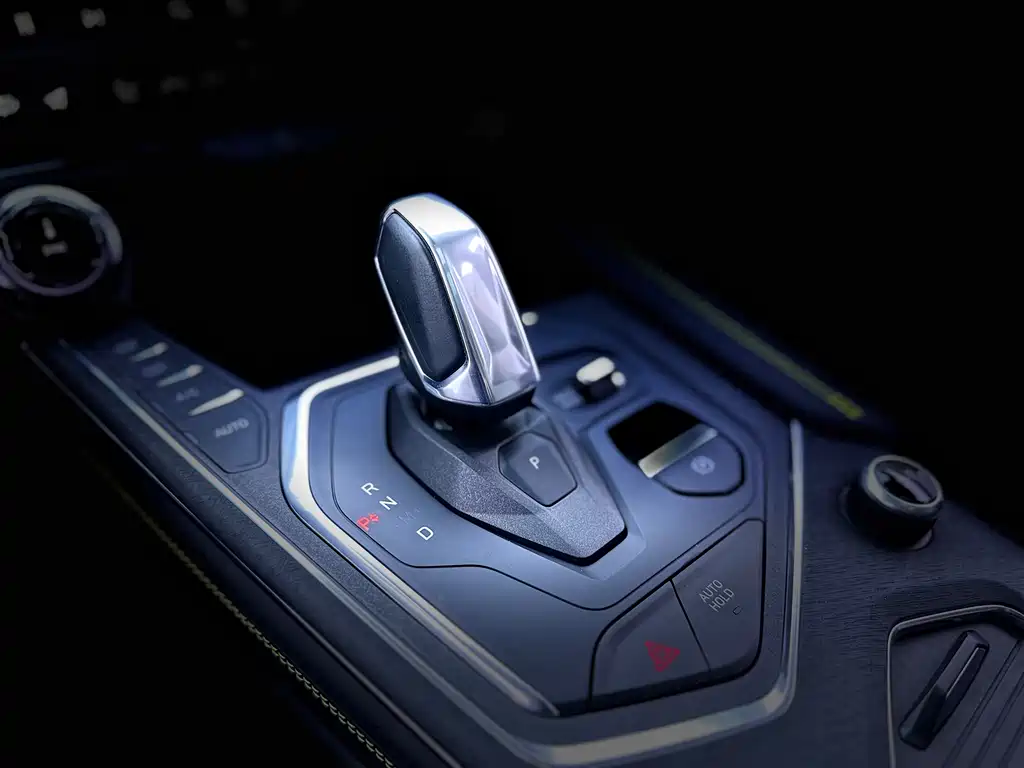 Lynk & Co. 05 2020 2.0 TD two-wheel drive Halo