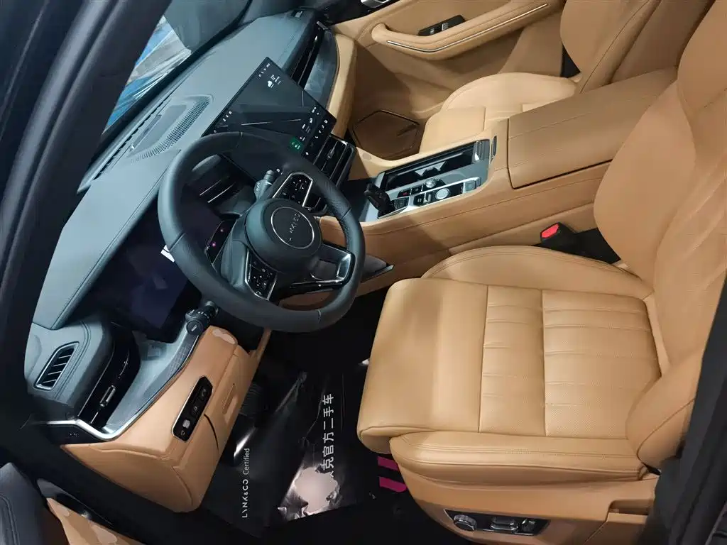 Lynk & Co. 09 EM-P 2024 2.0 TD EM-P four-wheel drive PRO seven-seater