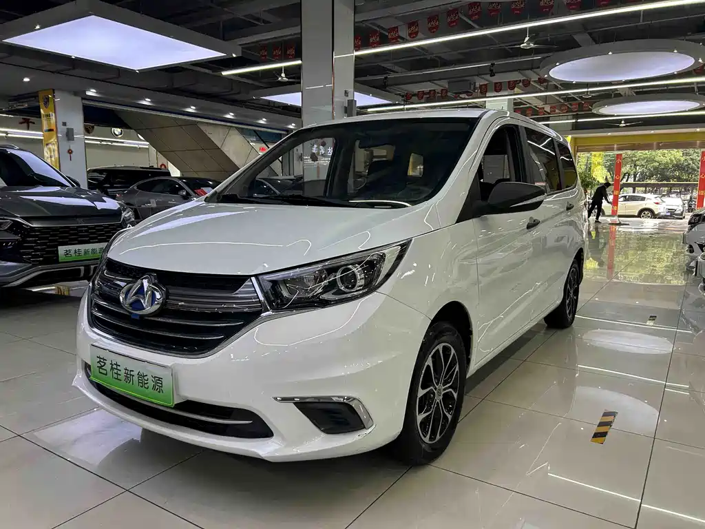 Changan Auchan A600EV 2019 facelift 6-seater