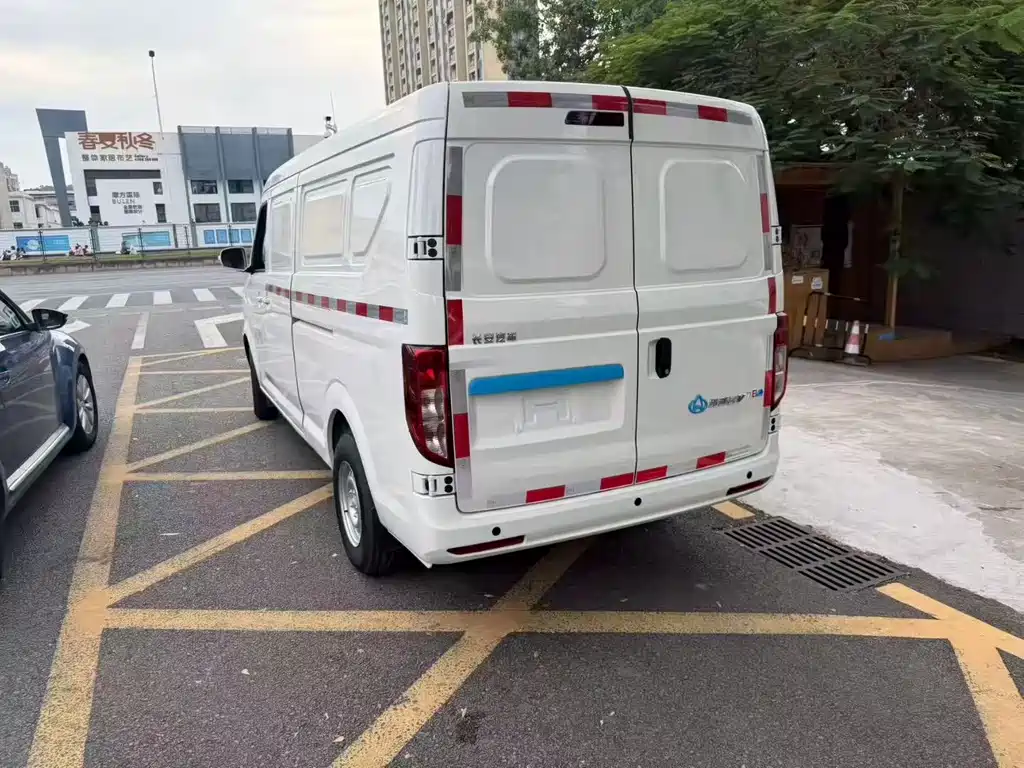 Cross Star V7 EV 2025 238km comfortable 2-seater 38.64 kWh