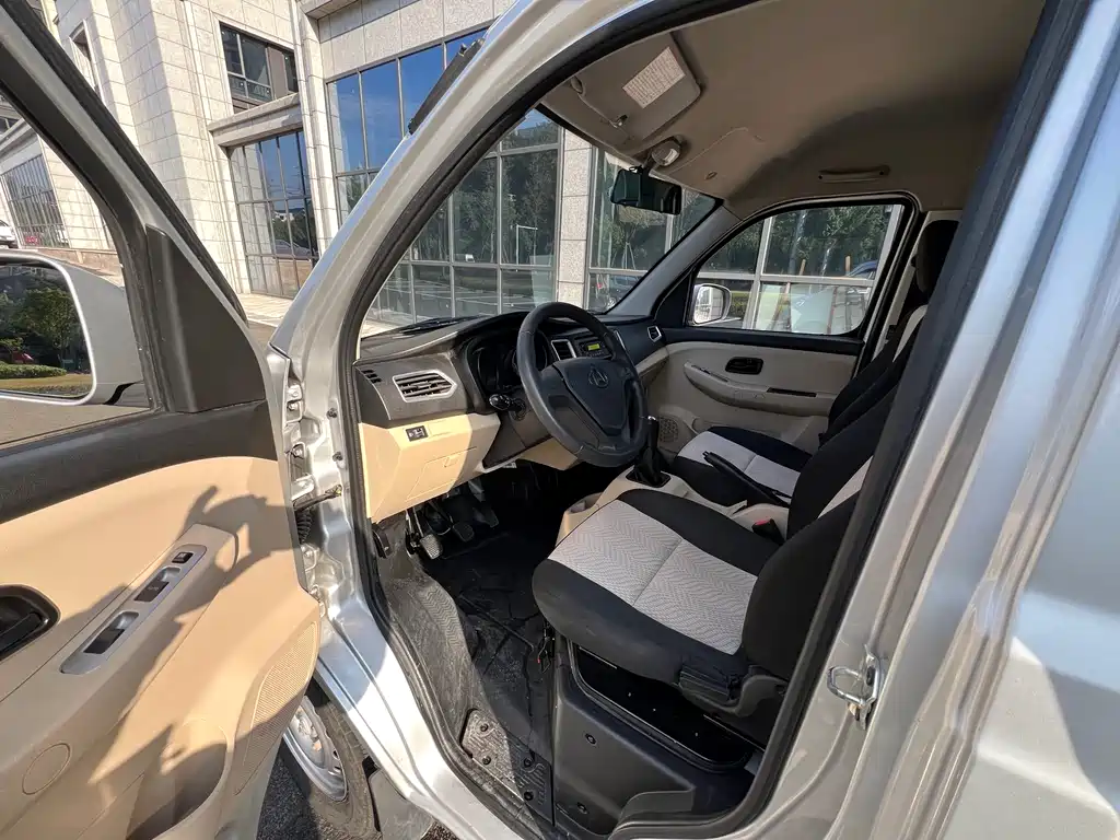 Xinbao T3 2025 Youth Version Yu'an 1.6L single Row 3050 independent Cargo Box