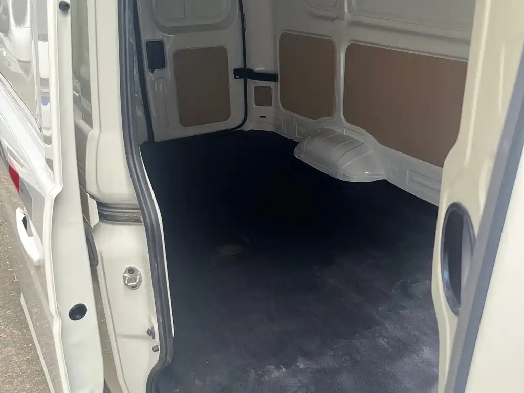 Crossing Star V7 EV 2025 251km comfortable 2-seater Ningde 2C 41.86 kWh