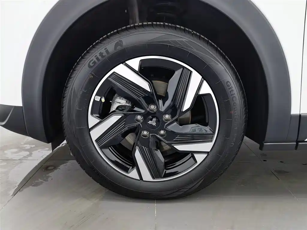 Nezha X 2023 model 400