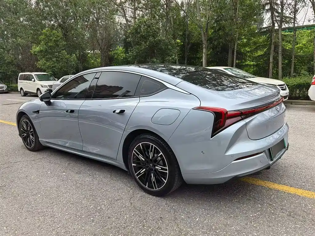 Nezha S 2022 extended range version 1160km rear drive small version