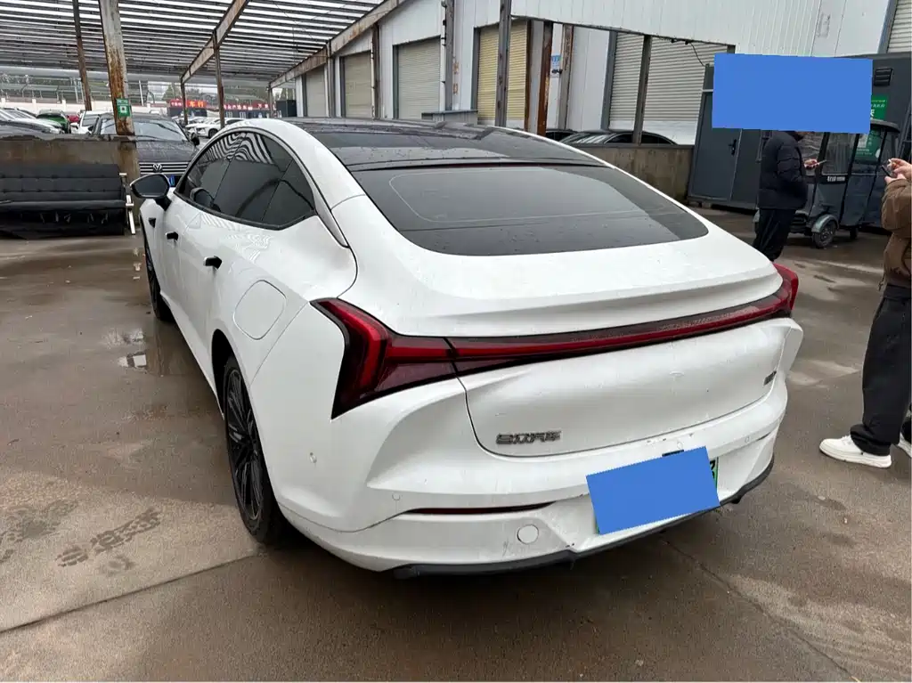 Nezha S 2022 extended range version 1160km rear drive small version