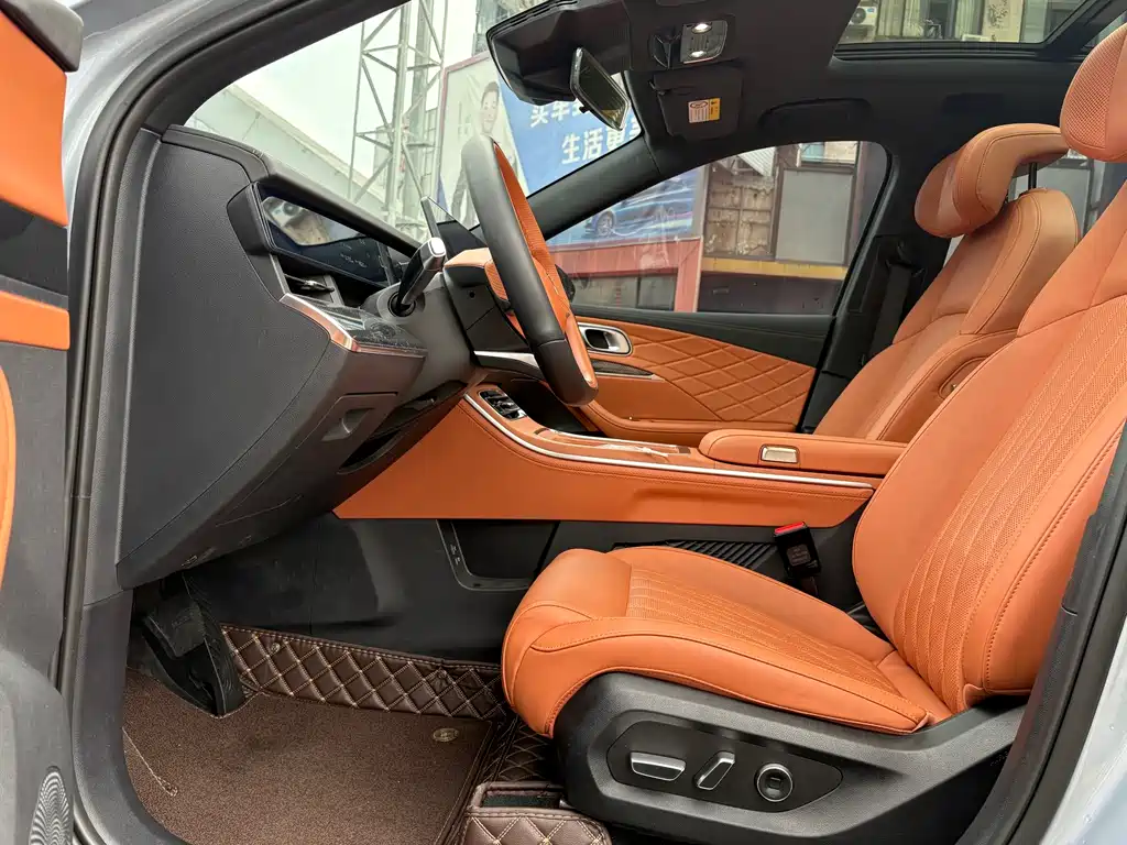 Nezha L 2024 extended Range 310 flash charge red Version