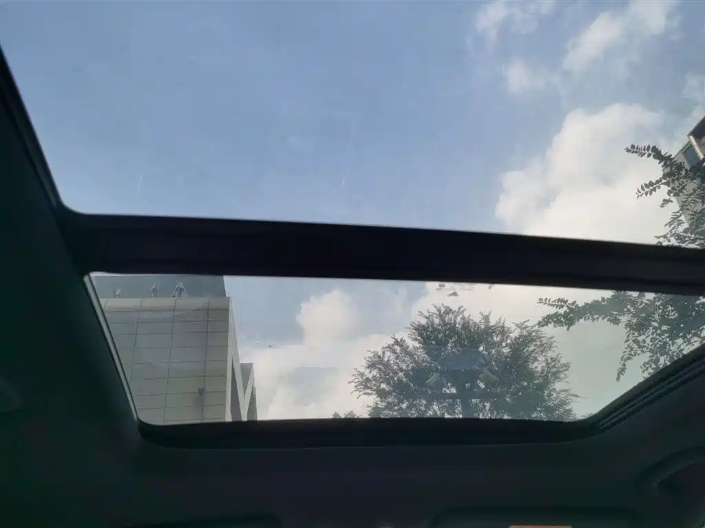 Nezha L 2024 extended Range 310 flash charge red Version