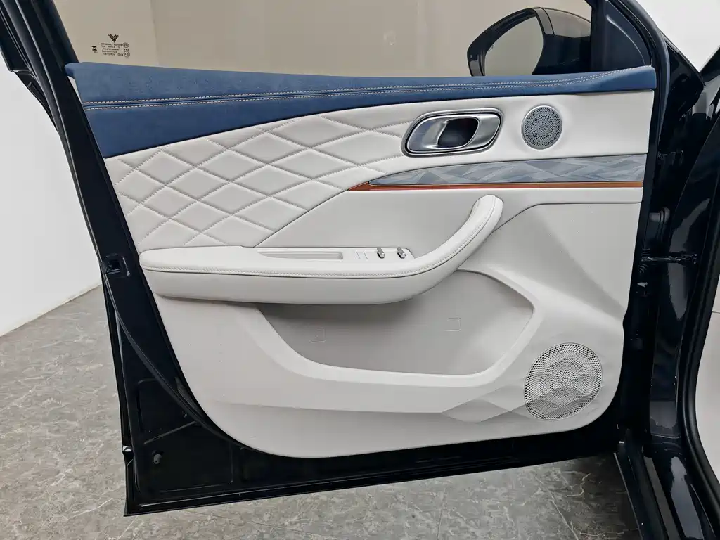 Nezha L 2024 Extended Range 310 flash charge PRO version