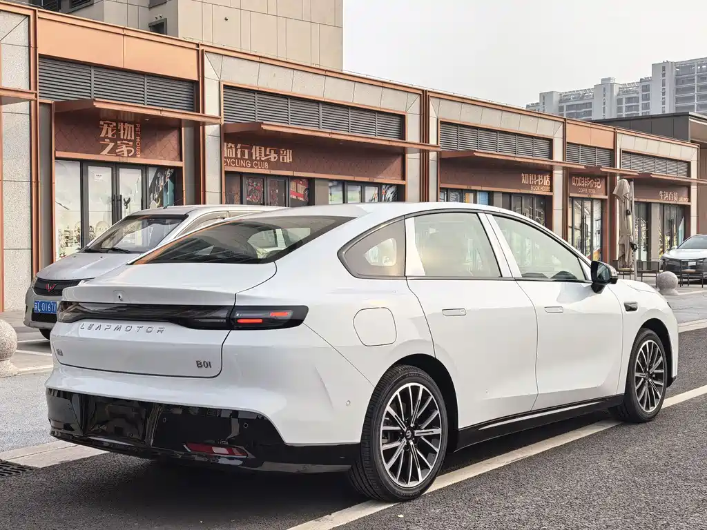 Zero run B01 2025 Model 550 Smart Travel Edition