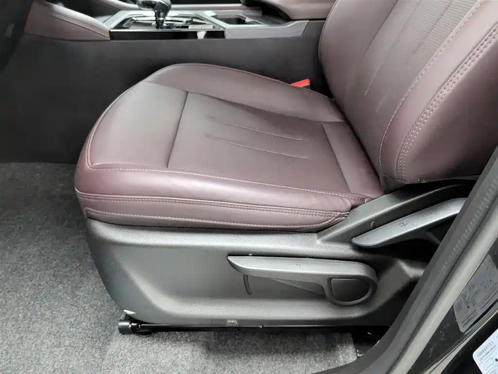 Jietu X90 PLUS 2024 model 1.6 TD DCT Big Family Happy Edition 7 Seats