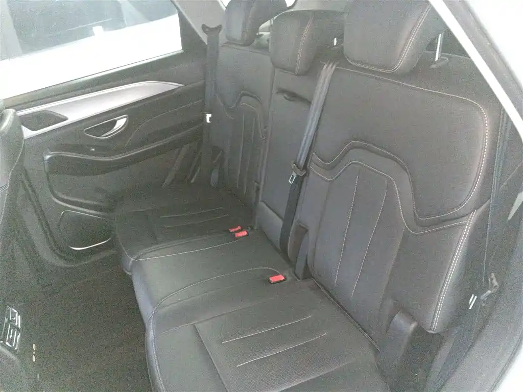 Jietu X90 PLUS 2021 model 1.6 TD DCT Manor 5 seats