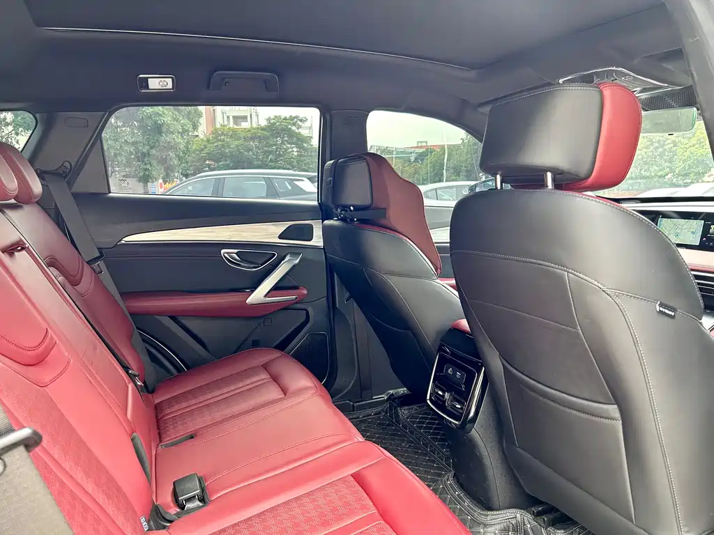 Jietu X70 C-DM 2024 Land and air version 7 seats