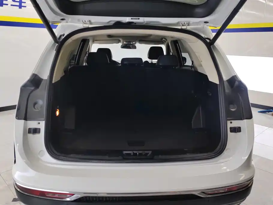 Jietu X90 2019 model 1.5T automatic smart enjoyment type 5-seater country V