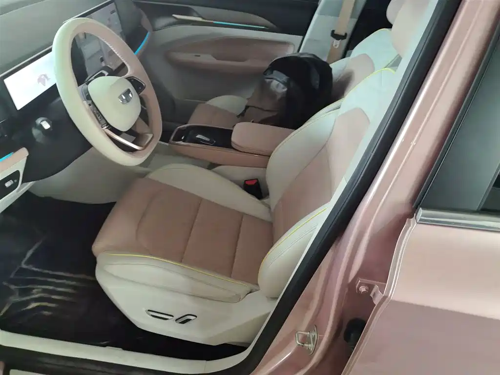 Geely Geometry M6 2022 Model 580 New Fun Type