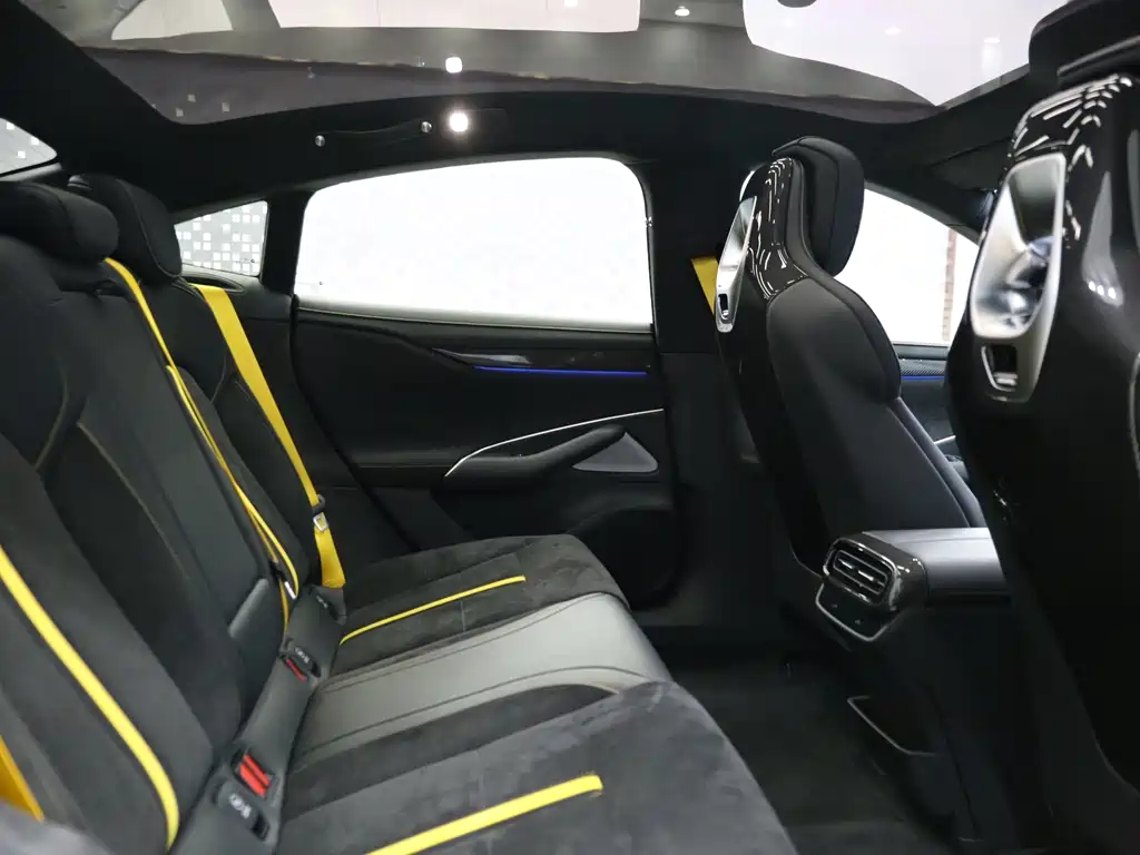 Xiaomi SU7 Ultra 2025 Ultra