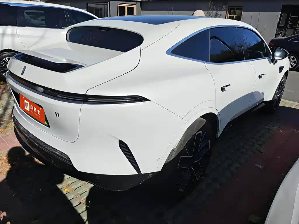 Avita 11 2022 long battery life Dual Motor Luxury Edition 5 seats