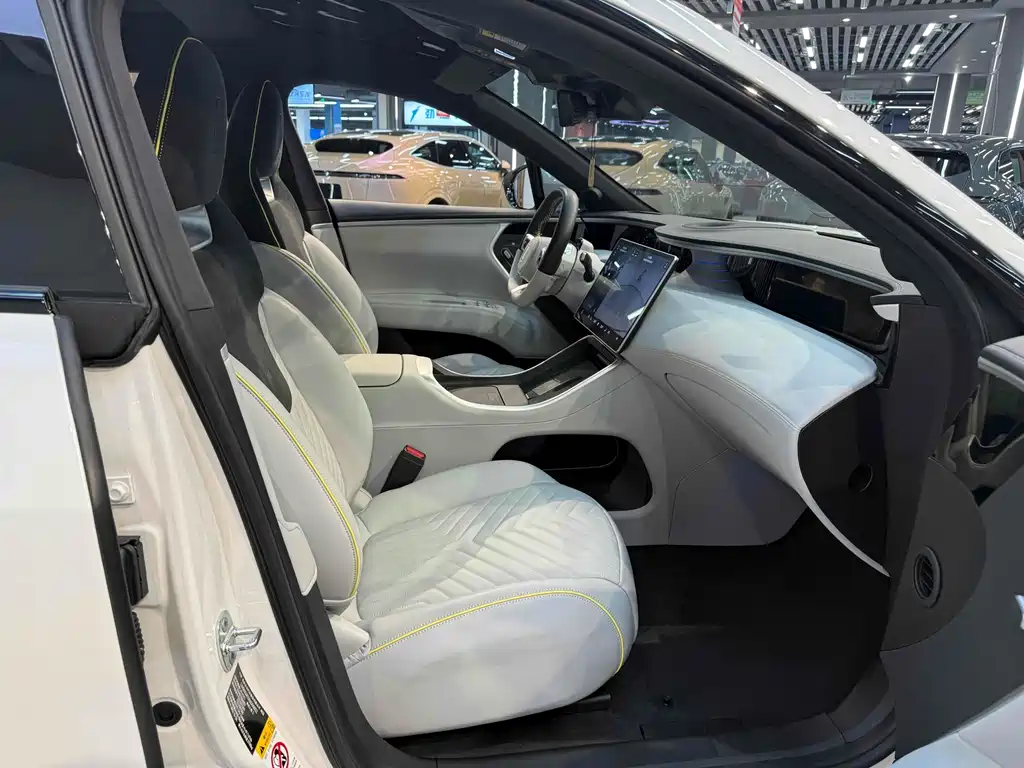 Avita 11 2022 long battery life dual motor version 5 seats