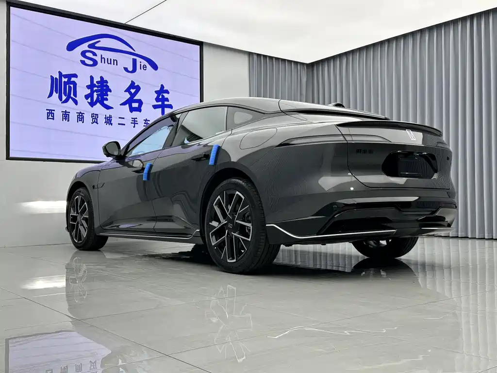 Фото машины 24