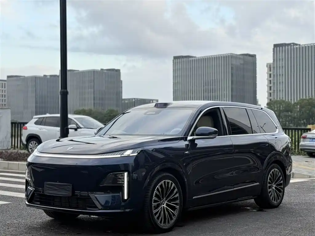 Dark blue S09 2025 four-wheel drive Ultra+ high-definition version